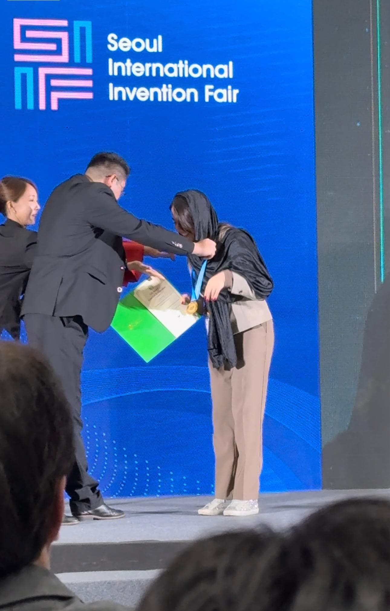 Elina Rostami | الینا رستمی